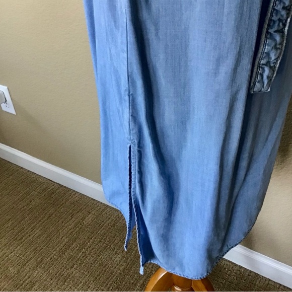 Anthro Cloth & Stone Surplice Chambray Midi Dress - Picture 5 of 9